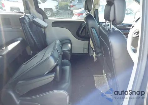 2019 Dodge Grand Caravan Sxt z USA, uszkodzony, nr VIN 2C4RDGCG8KR659739